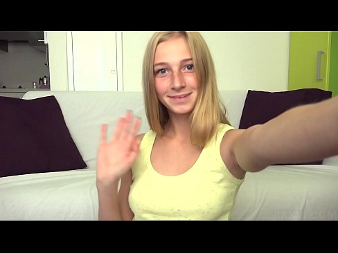 ❤️ Когда мне скучно, я лениво мастурбирую свою розовую писечку ❤ Секс видео у нас ️