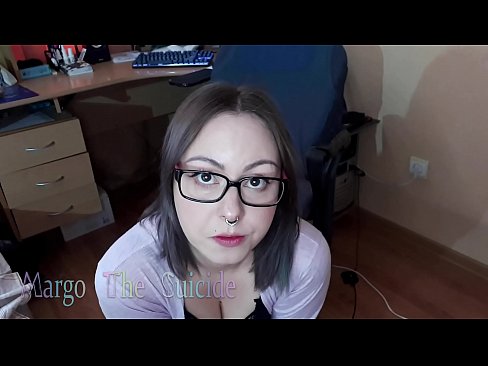❤️ Сексуальная Девушка В Очках Глубоко Сосет Фаллоимитатор На Камеру ❤ Секс видео у нас ️